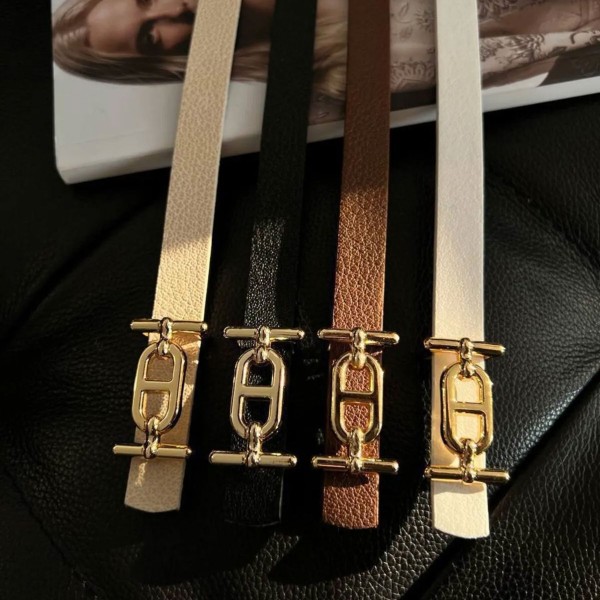 4‑teiliges Set dünner Damen/Herren Gürtel mit goldfarbenem Schnallen‑Accent